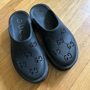 GUCCI PLATFORM PERFORATED G SANDAL